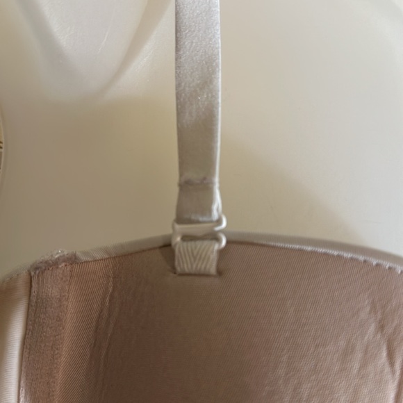 Auden Lightly Lined Straps or Strapless Underwire Bra Off White 32D - Picture 14 of 16